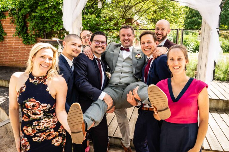 Gruppenbild Freie Trauung Simone und Steffen